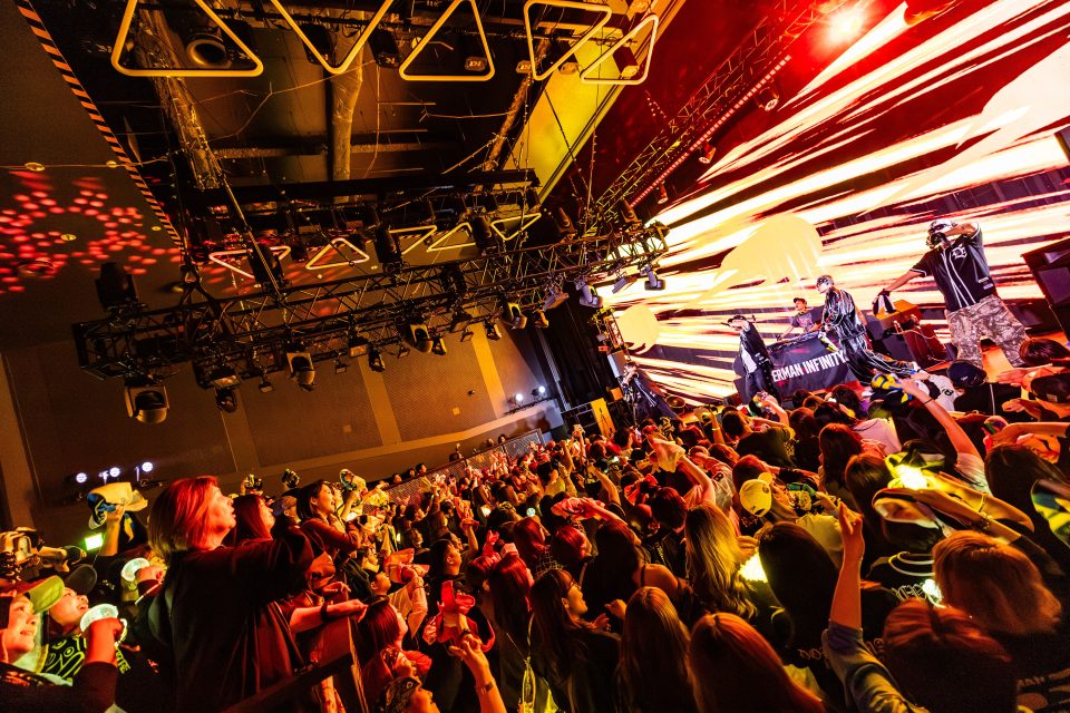 SYNC LIVE! DOBERMAN INFINITY