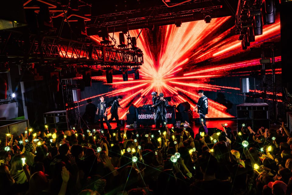 SYNC LIVE! DOBERMAN INFINITY